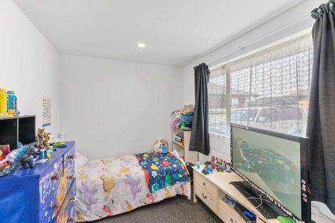 Photo of property in 18 Chic Gardens, Parakai, 0830