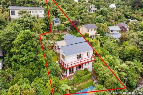 Photo of property in 32 Waitohu Road, York Bay, Lower Hutt, 5013