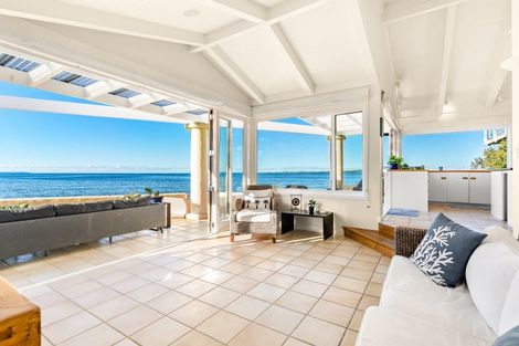 Photo of property in 9a Holiday Road, Milford, Auckland, 0620