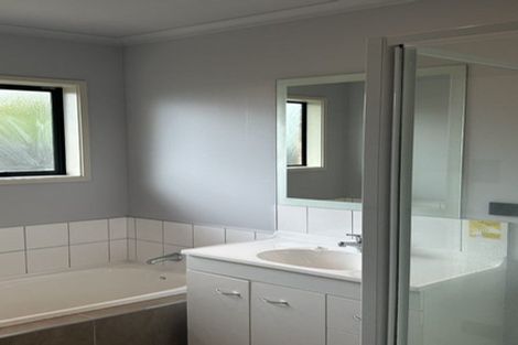 Photo of property in 23 Delta Mews Place, Clive, 4102