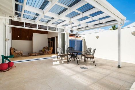 Photo of property in 108 Kitchener Road, Milford, Auckland, 0620