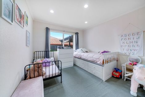 Photo of property in 12 Emmerdale Avenue, Papakura, 2110