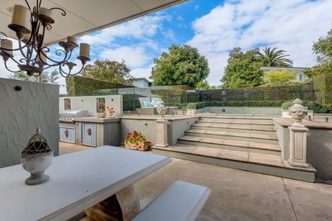 Photo of property in 19 Montgomery Crescent, Cockle Bay, Auckland, 2014