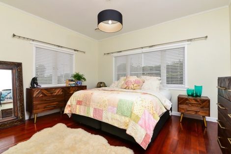 Photo of property in 2 Ranui Street, Dinsdale, Hamilton, 3204