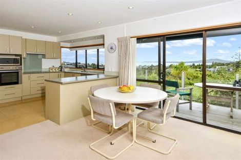 Photo of property in 1/35 Aberdeen Road, Castor Bay, Auckland, 0620