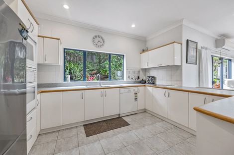 Photo of property in 19 Belleaire Court, West Harbour, Auckland, 0618