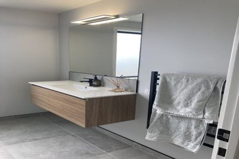 Photo of property in 30 Kirimoko Crescent, Wanaka, 9305