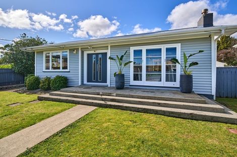 Photo of property in 3 Montgomery Crescent, Clouston Park, Upper Hutt, 5018