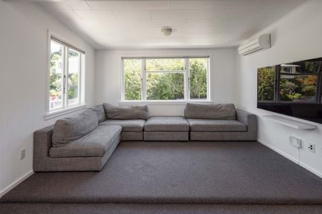 Photo of property in 33 Coote Road, Bluff Hill, Napier, 4110