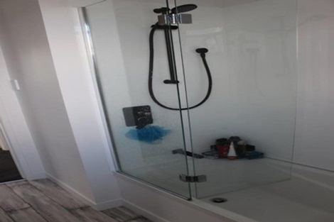 Photo of property in 9 Whaka Street, Maungaturoto, 0520