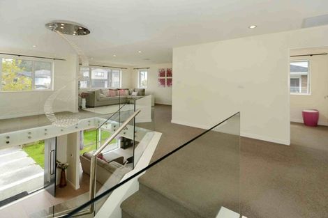 Photo of property in 39 Harrowglen Drive, Northcross, Auckland, 0632