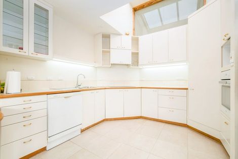 Photo of property in 264 Mount Pleasant Road, Mount Pleasant, Christchurch, 8081