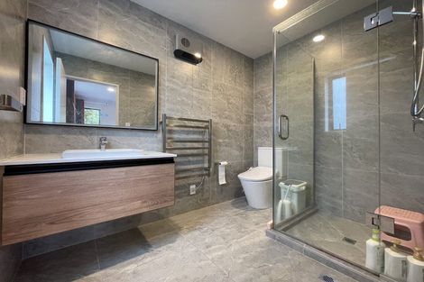 Photo of property in 8d Blyton Lane, Pakuranga Heights, Auckland, 2010