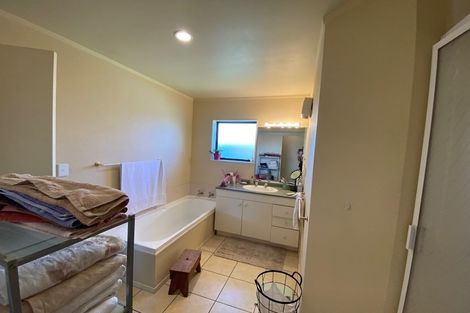 Photo of property in 1 Claridge Place, Mount Maunganui, 3116