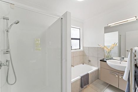 Photo of property in 6b Beldon Place, Pakuranga Heights, Auckland, 2010