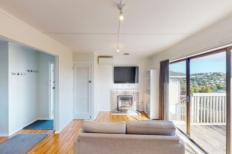 Photo of property in 22 Link Road, Newlands, Wellington, 6037