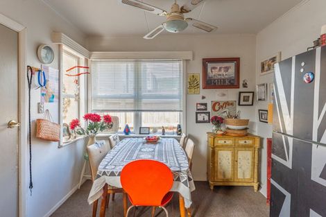 Photo of property in 6 Waimarie Avenue, Paraparaumu, 5032