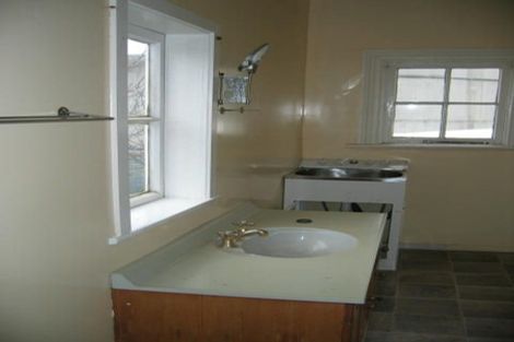 Photo of property in 16 Cruickshank Street, Kilbirnie, Wellington, 6022