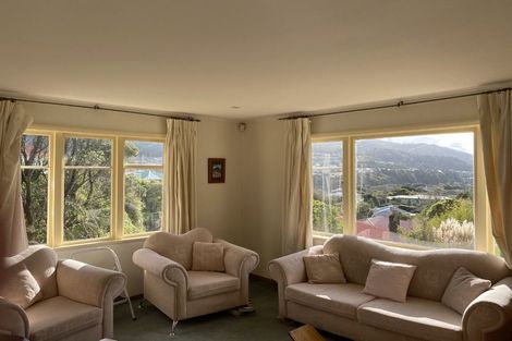 Photo of property in 3 Cecil Road, Tawa, Wellington, 5028