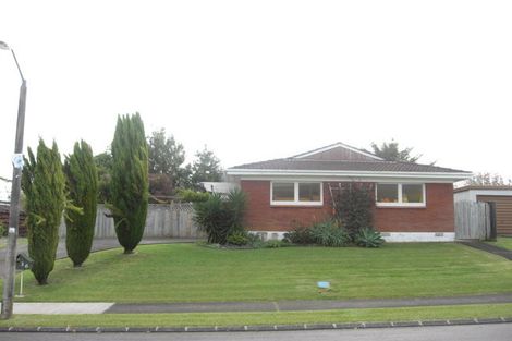 Photo of property in 36 Tupaki Place, Pakuranga Heights, Auckland, 2010