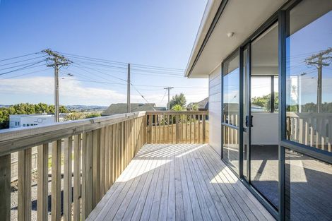 Photo of property in 18 St James Avenue, Helensville, 0800