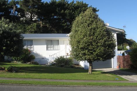 Photo of property in 54 Gloaming Hill, Titahi Bay, Porirua, 5022