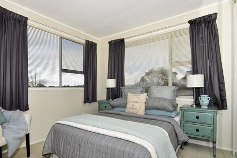 Photo of property in 17 Peterhouse Place, West Harbour, Auckland, 0618