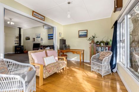 Photo of property in 61 Bayview Road, Paremata, Porirua, 5024