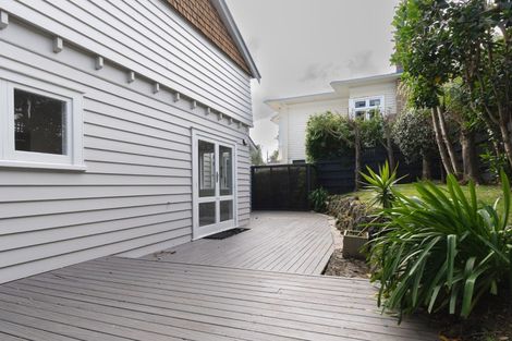 Photo of property in 13a Huapai Street, Onehunga, Auckland, 1061