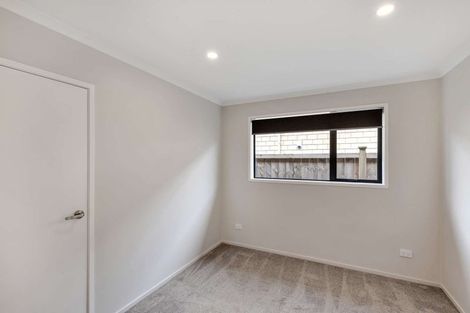 Photo of property in 12 Farmland Road, Papakura, 2110