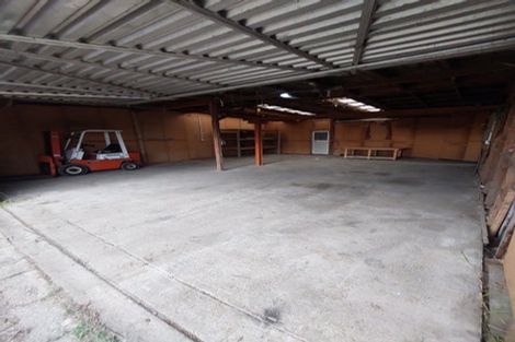 Photo of property in 37 Shaw Road, Oratia, Auckland, 0604