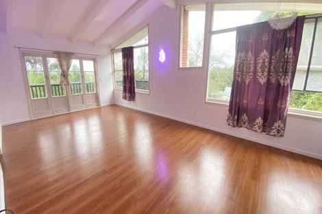 Photo of property in 5a Springbank Lane, Te Atatu Peninsula, Auckland, 0610