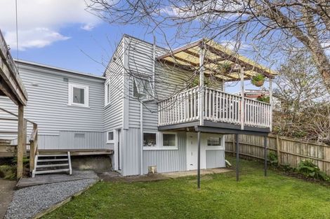 Photo of property in 1/35 Arran Road, Browns Bay, Auckland, 0630