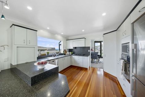 Photo of property in 9 Bury Grove, Strathmore Park, Wellington, 6022