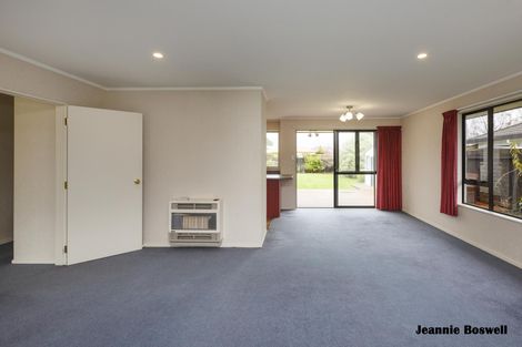 Photo of property in 20 Aspen Way, Kelvin Grove, Palmerston North, 4414