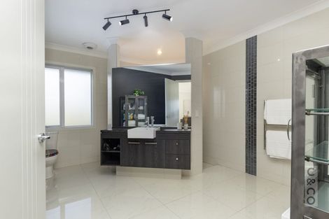 Photo of property in 1242 State Highway 16, Waimauku, 0883