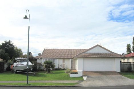 Photo of property in 11 Palmcrest Grove, Highland Park, Auckland, 2010