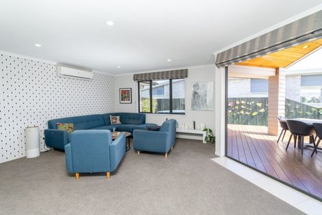 Photo of property in 10 Mahana Place, Raglan, 3225