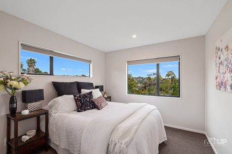 Photo of property in 168 Luckens Road, West Harbour, Auckland, 0618