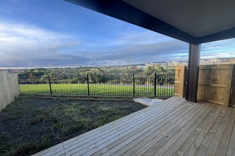 Photo of property in 1 Ahunga Road, Karaka, Papakura, 2113