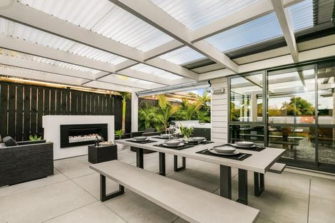 Photo of property in 11 Creda Road, Wattle Downs, Auckland, 2103