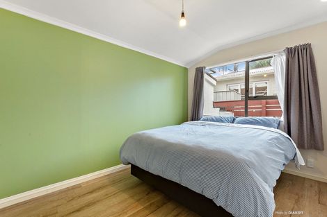 Photo of property in 2/271 Karori Road, Karori, Wellington, 6012