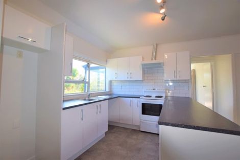 Photo of property in 19 Cleve Road, Green Bay, Auckland, 0604