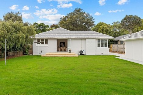 Photo of property in 340 Memorial Avenue, Burnside, Christchurch, 8053
