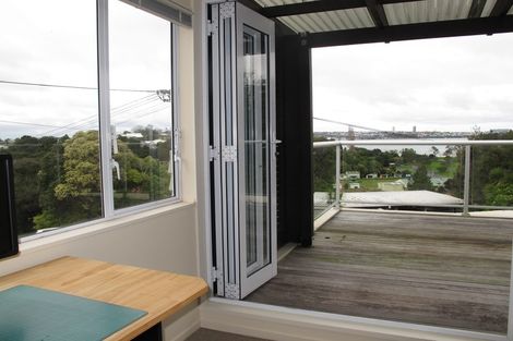 Photo of property in 1/15 Wilding Avenue, Northcote Point, Auckland, 0627