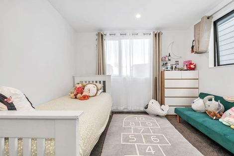 Photo of property in 48 Parahau Road, Papakura, 2110