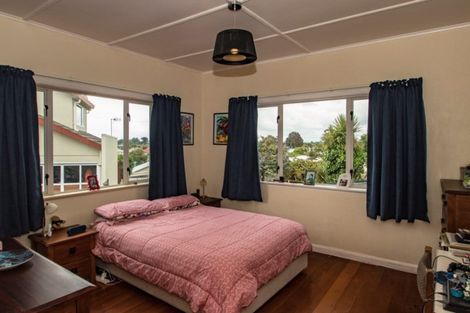 Photo of property in 28 Havelock Road, Hospital Hill, Napier, 4110