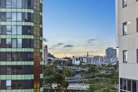 Photo of property in 7b/2 Saint Martins Lane, Grafton, Auckland, 1010