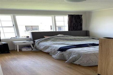 Photo of property in 7 Hueglow Rise, West Harbour, Auckland, 0618