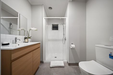 Photo of property in 6 Youngs Road, Papakura, 2110